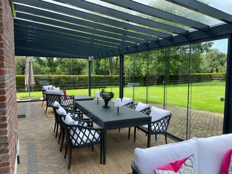 Dining table under a Pigato glass roof