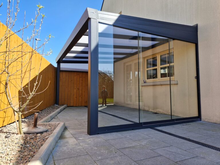 Aluminium pergola with a louvered roof in Ireland