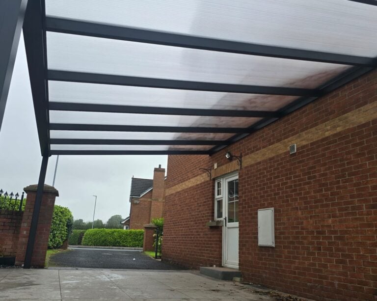 Carport fixed to a brick house